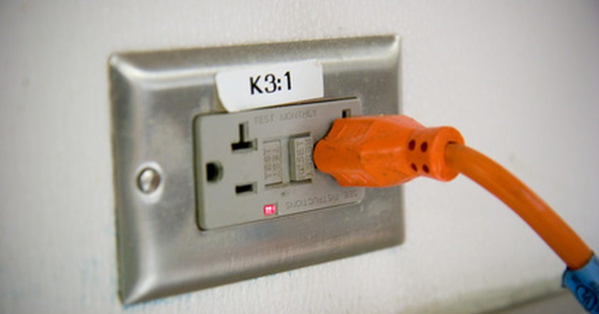 ¿Sabías qué una de las principales en las fallas de los electrodomésticos es una mala instalación en la toma de corriente?